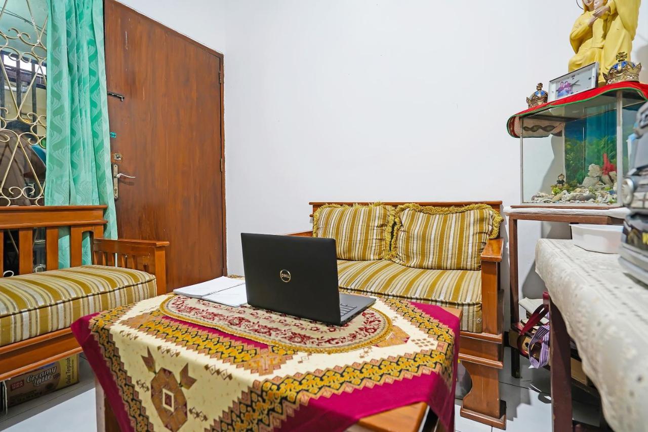 Spot On 91723 Sony Homestay Syariah Сукабуми Экстерьер фото