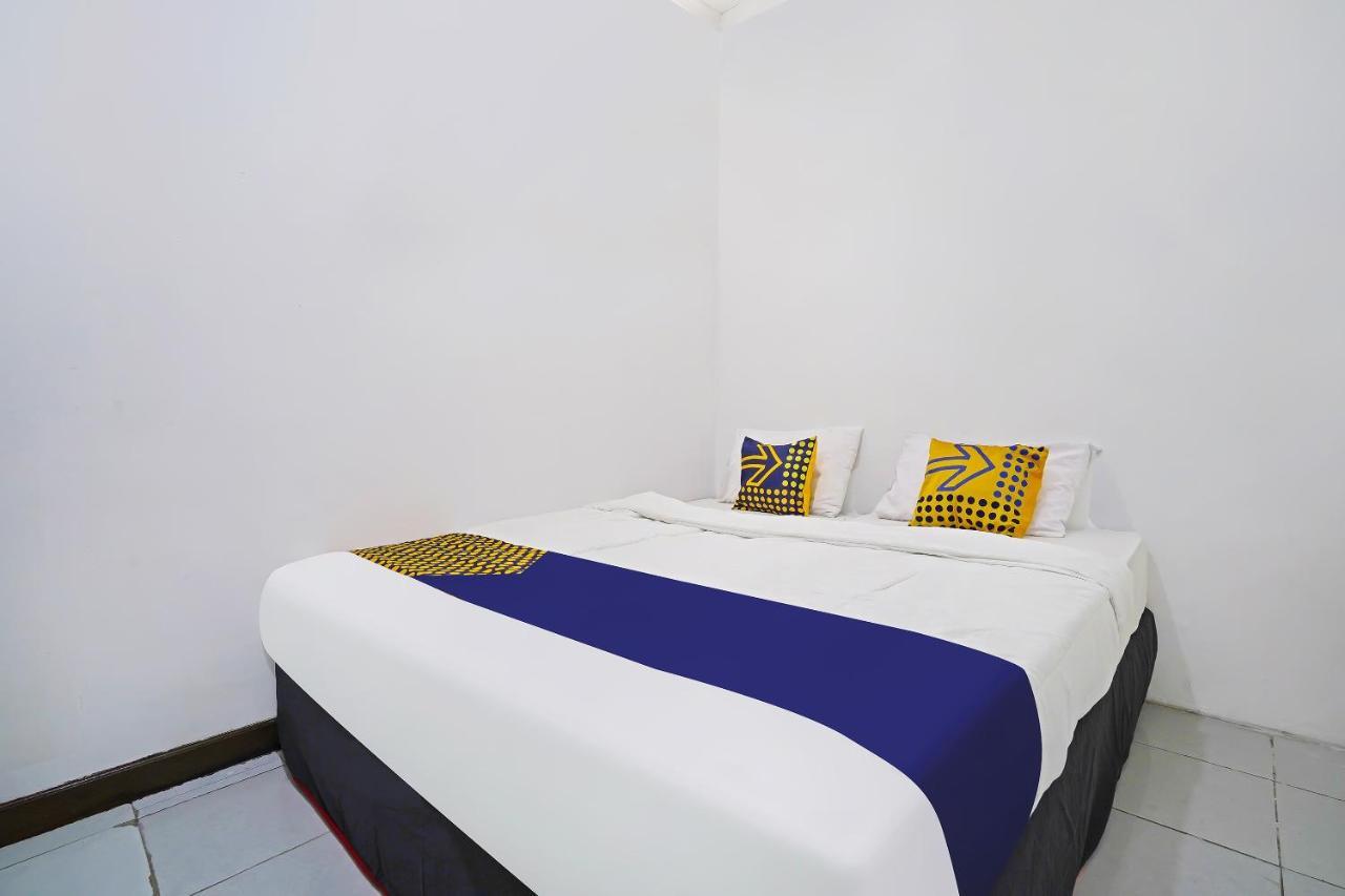 Spot On 91723 Sony Homestay Syariah Сукабуми Экстерьер фото