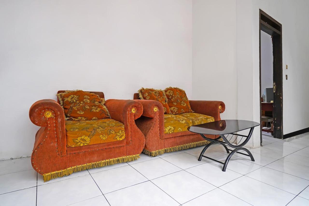 Spot On 91723 Sony Homestay Syariah Сукабуми Экстерьер фото