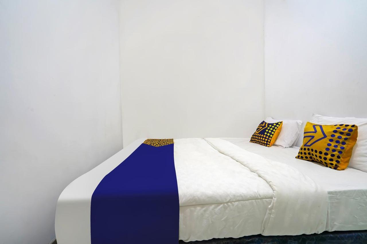Spot On 91723 Sony Homestay Syariah Сукабуми Экстерьер фото